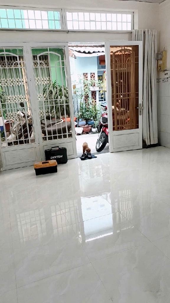 Nhà 2 tầng sạch, đẹp ở ngay p8 quận 8 giá 7.x tỷ